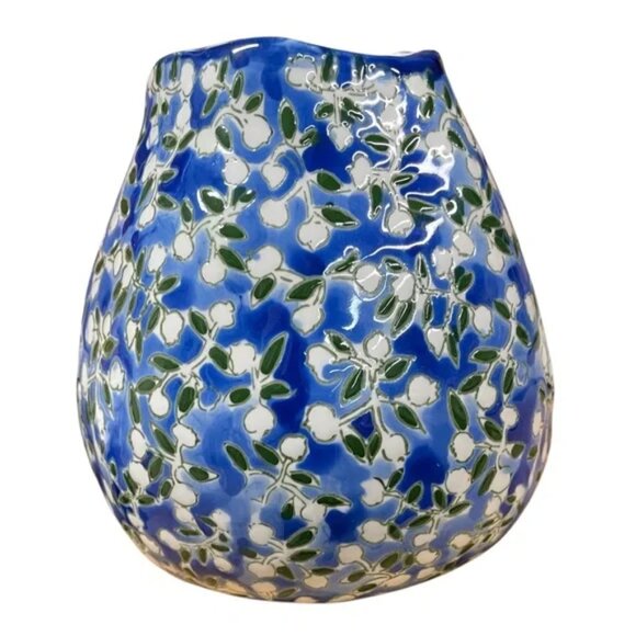 dorotea CAROLINA SILVA hand painted ceramic vase etched white flowers on blue - Picture 3 of 11